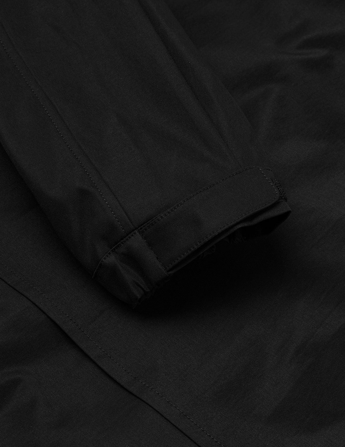 多口袋常规版型可拆式连帽户外外套