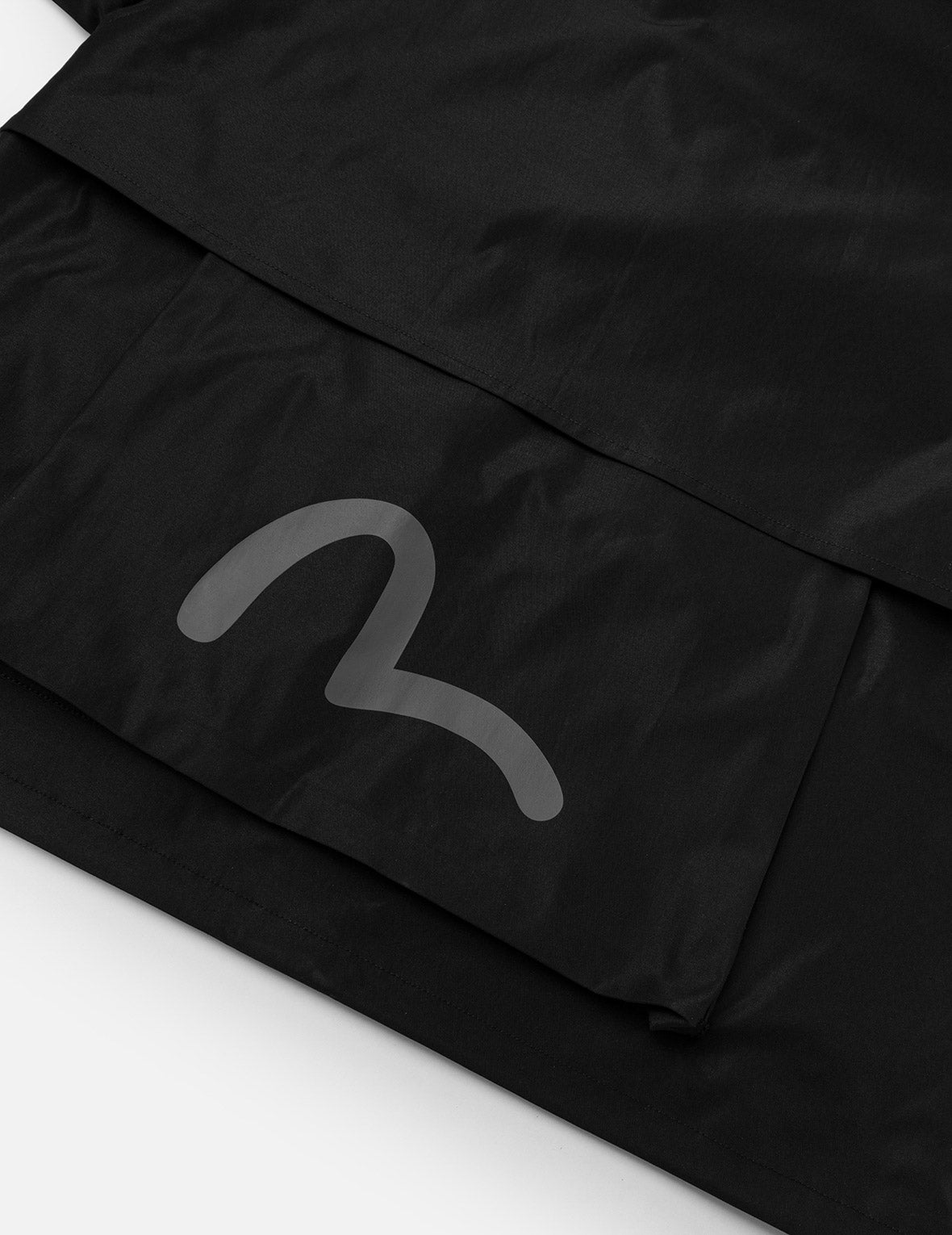 多口袋常规版型可拆式连帽户外外套