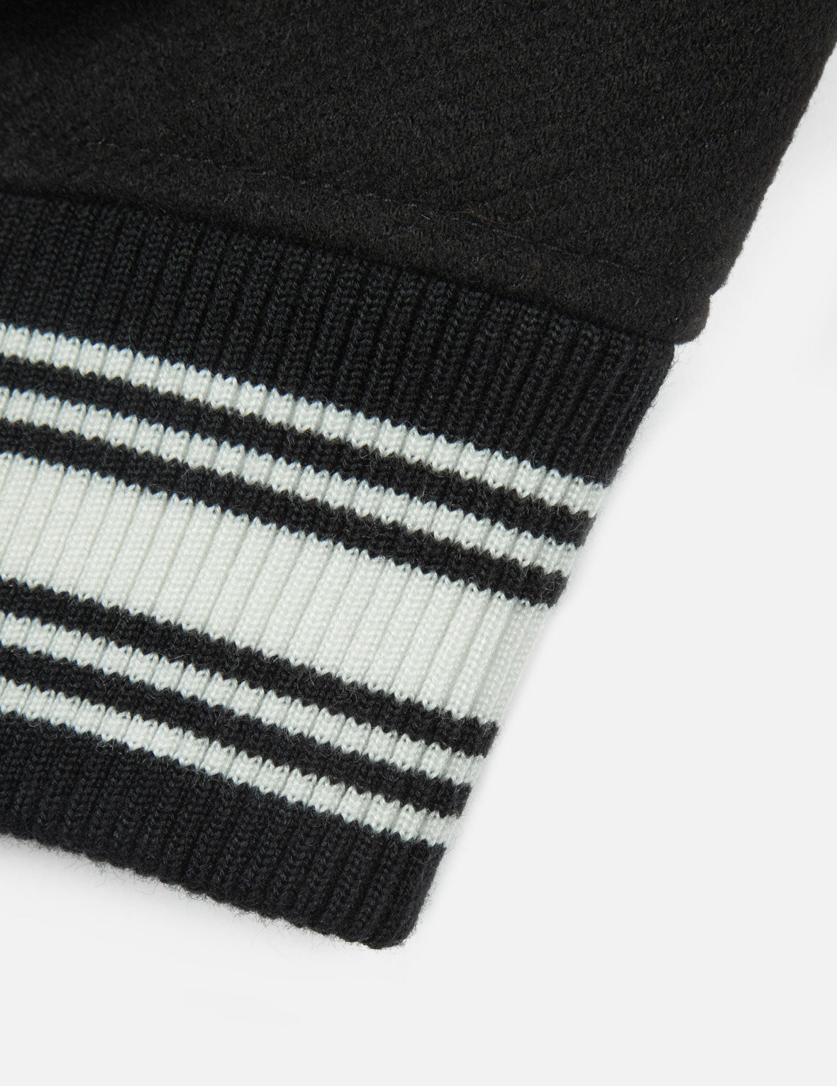 多重商标刺绣徽章宽版休闲夹棉棒球外套