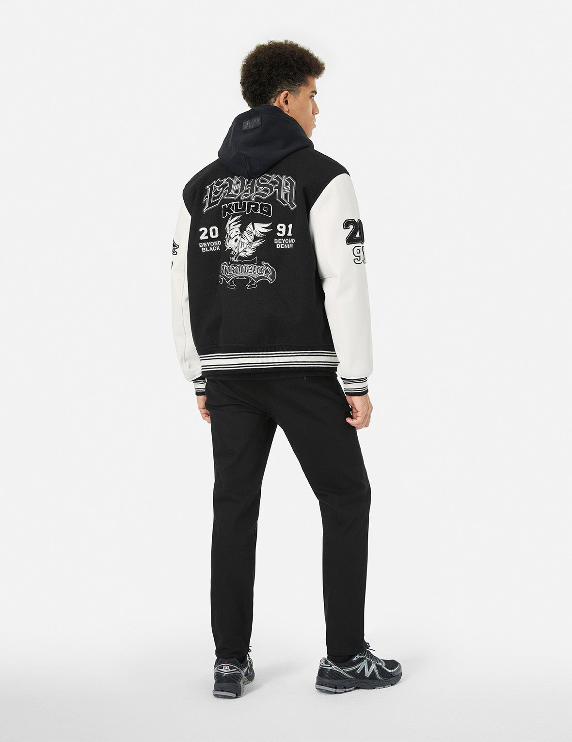 多重商标刺绣徽章宽版休闲夹棉棒球外套