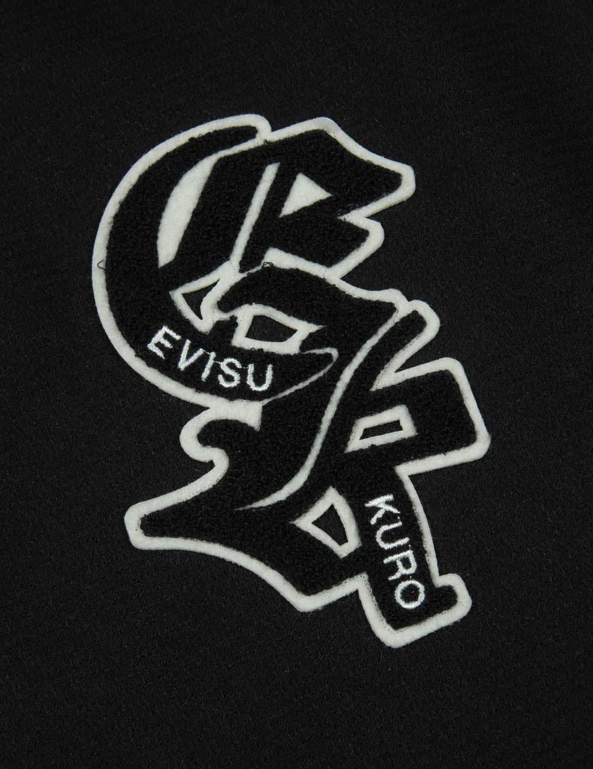 多重商标刺绣徽章宽版休闲夹棉棒球外套