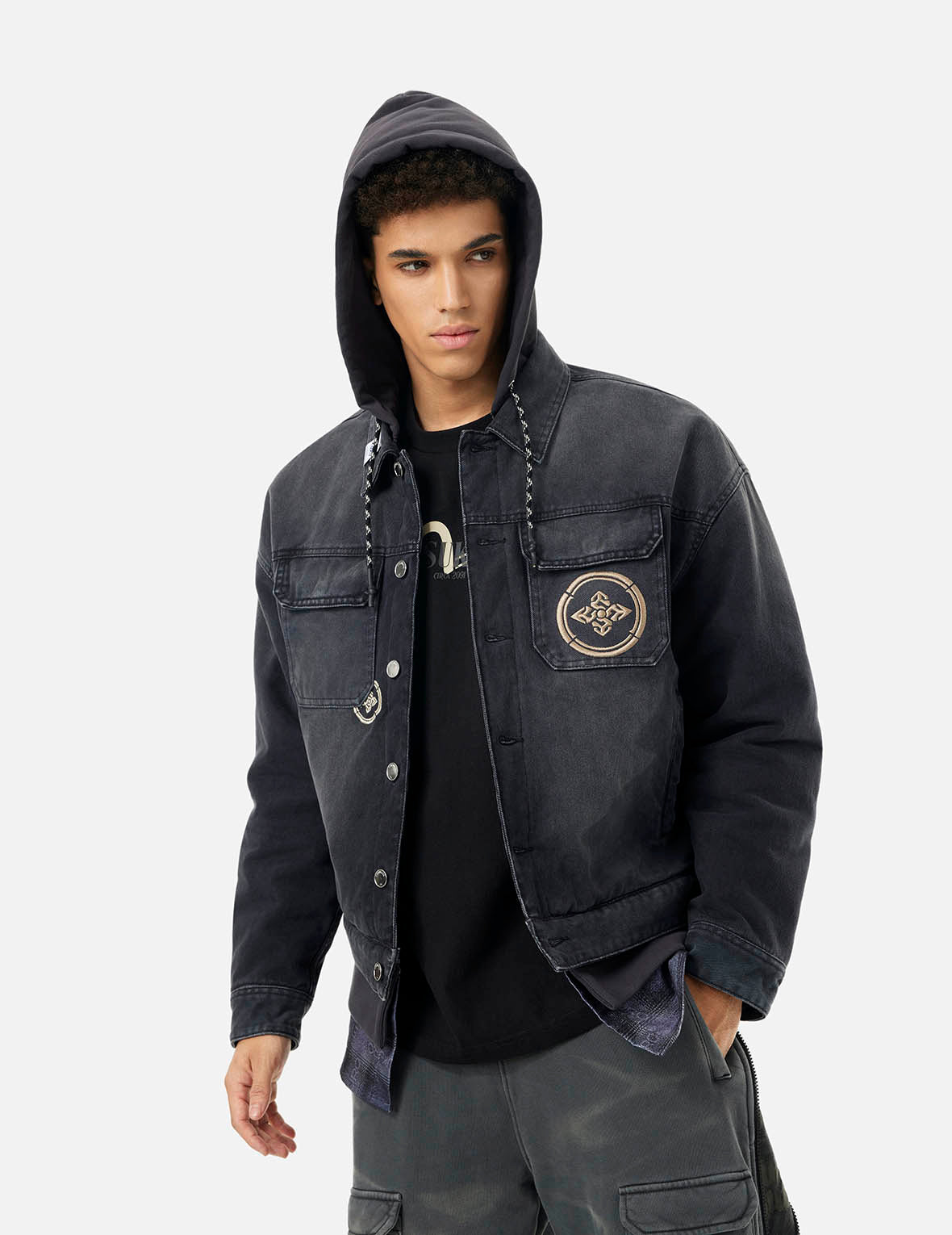 多口袋和叠穿效果夹棉宽版休闲卡车司机外套