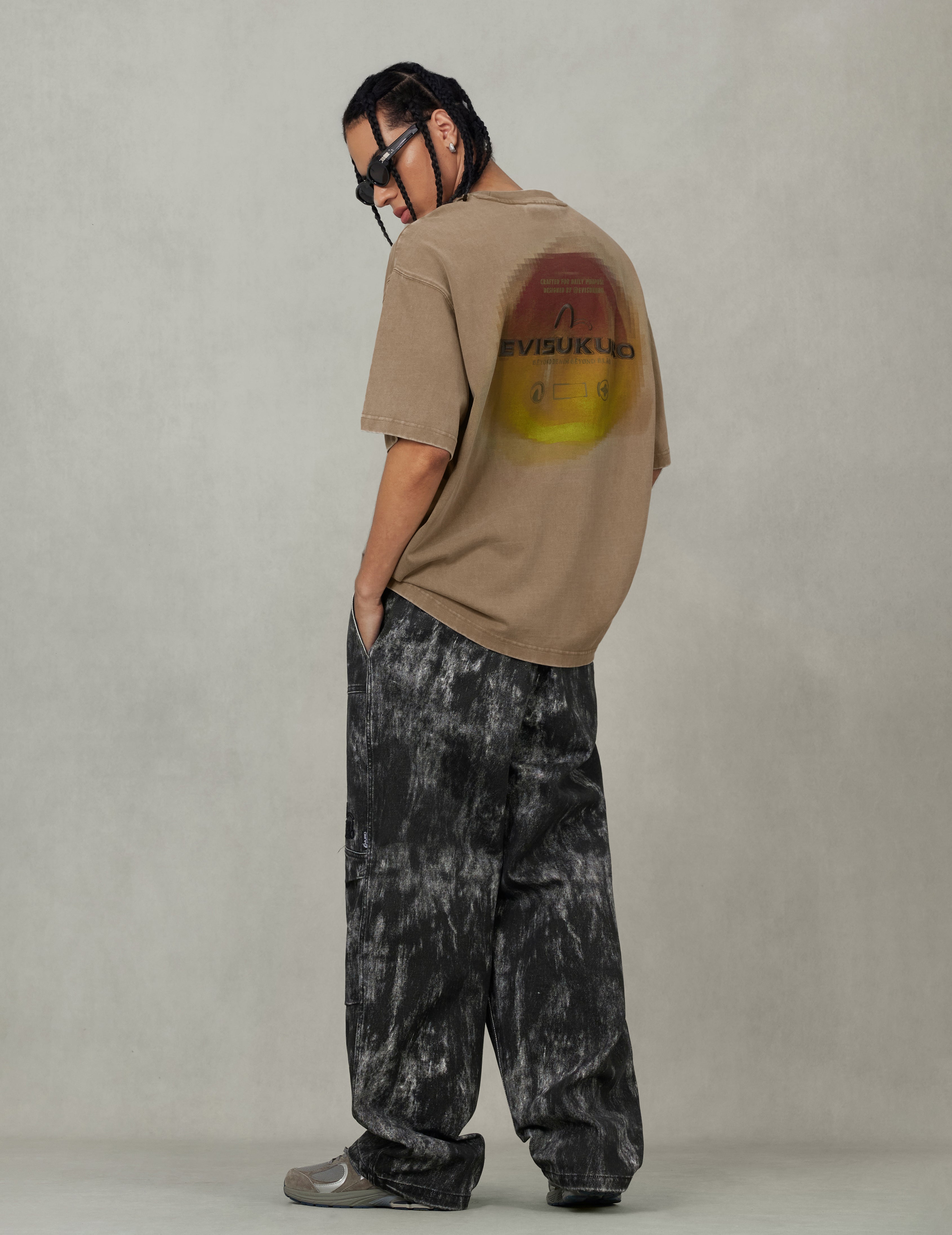 Washed Distressed Pocket and Gradient Print Loose Fit T-shirt