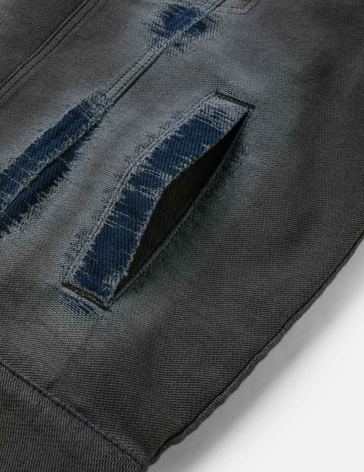 破损海鸥和商标印花宽版休闲牛仔外套