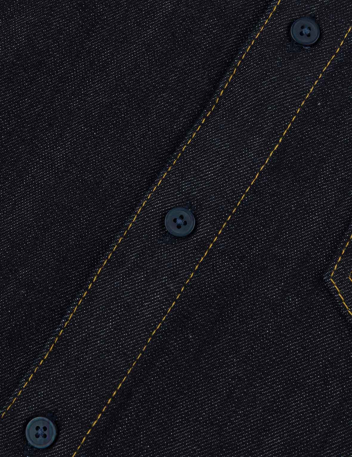 海鸥刺绣常规版型牛仔长袖衬衣