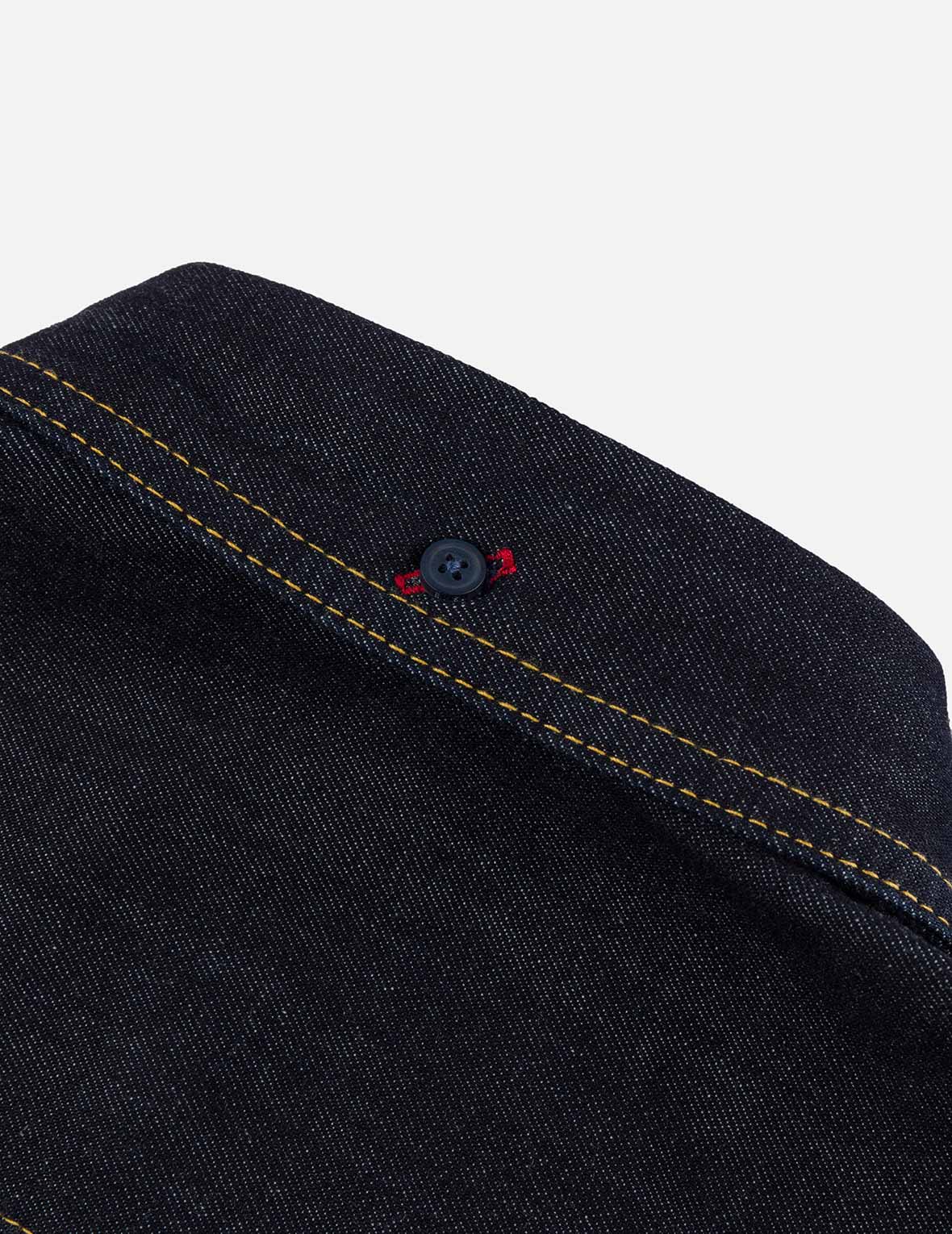 海鸥刺绣常规版型牛仔长袖衬衣