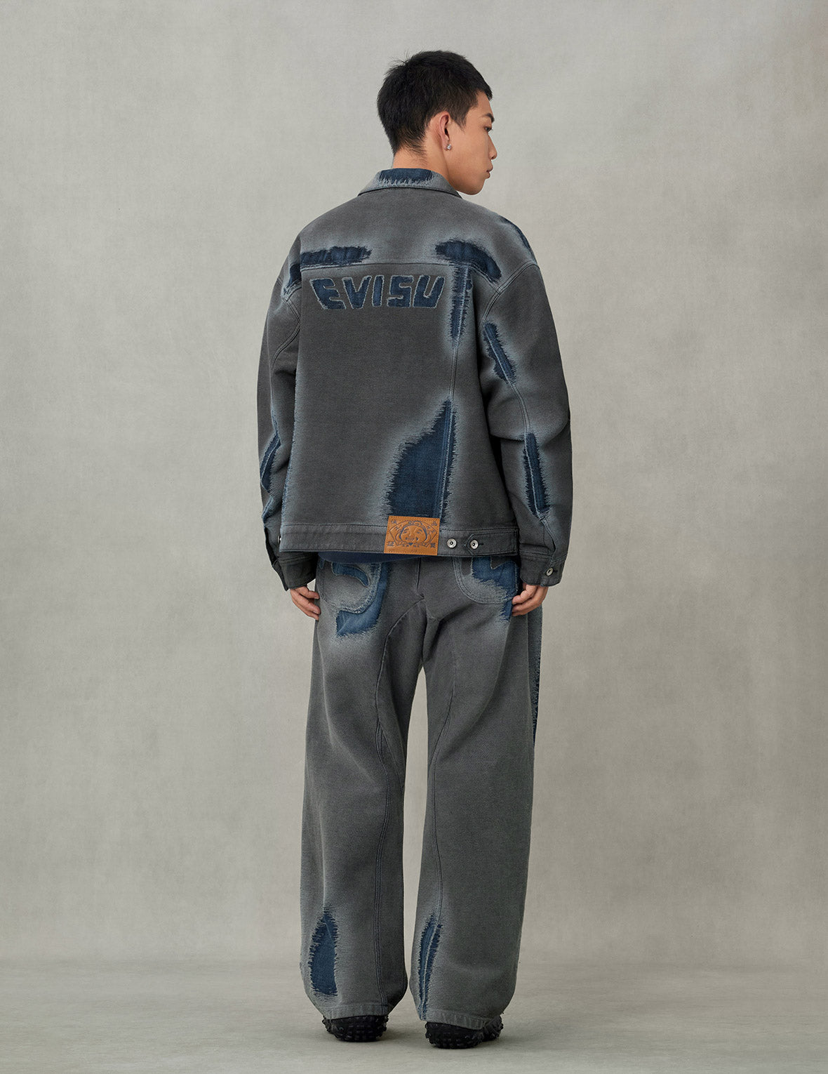 破损海鸥印花立体剪裁水洗牛仔裤