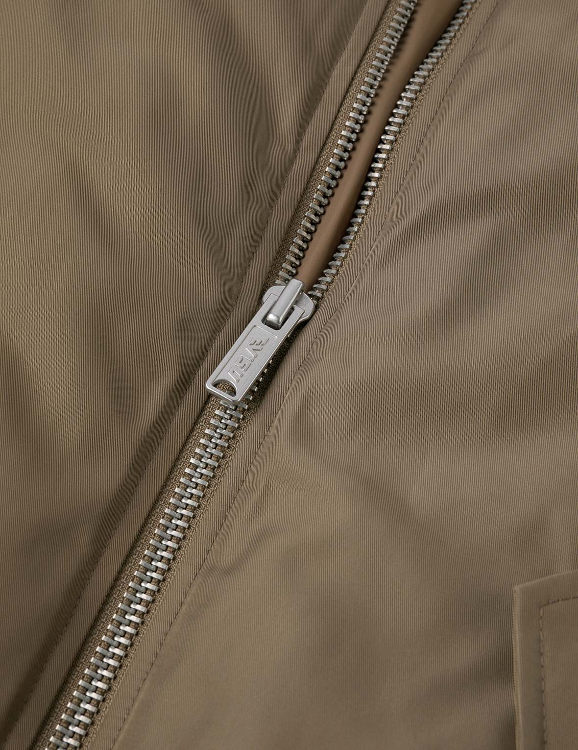 商标和佛头舞狮刺绣宽版休闲横须贺外套