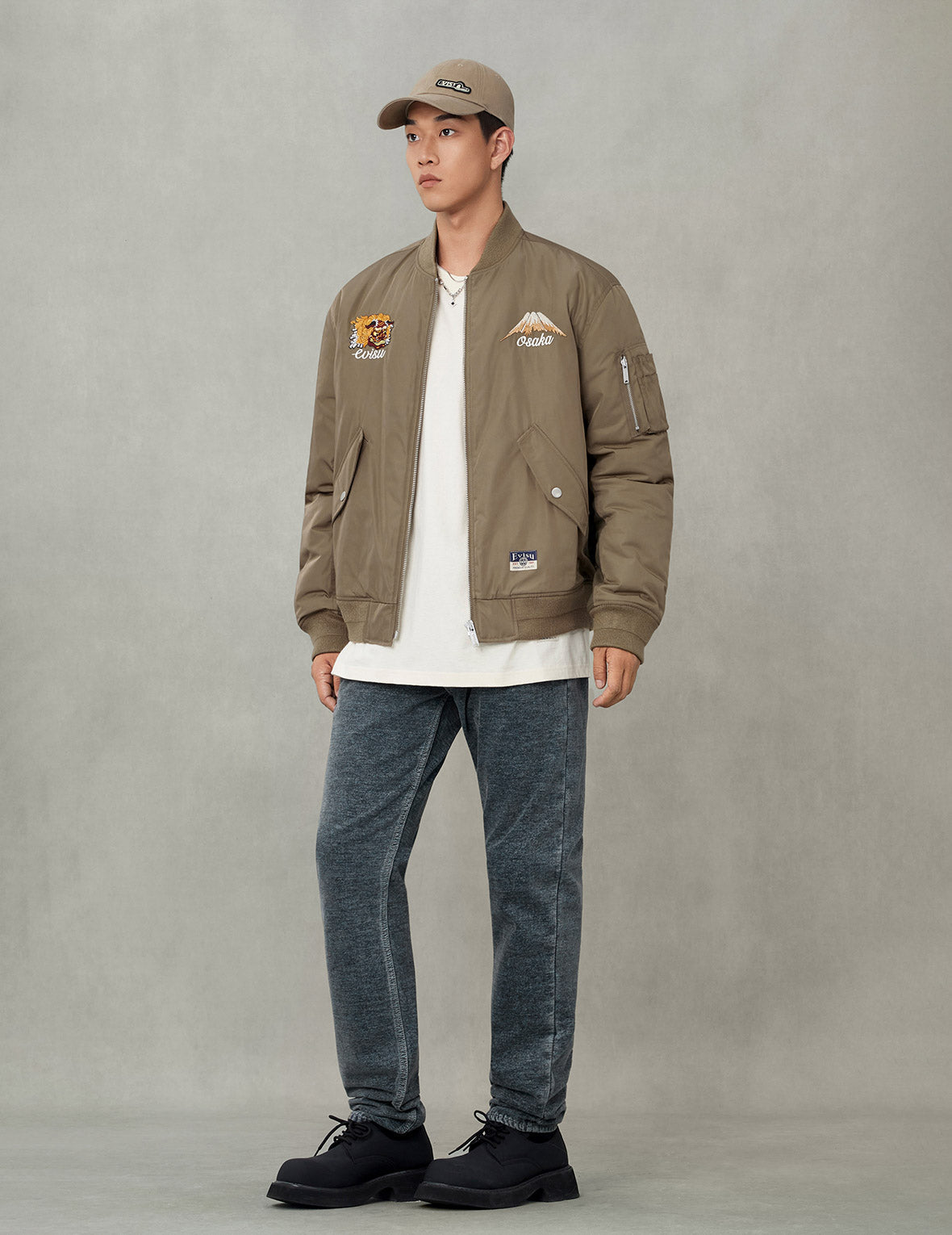 商标和佛头舞狮刺绣宽版休闲横须贺外套