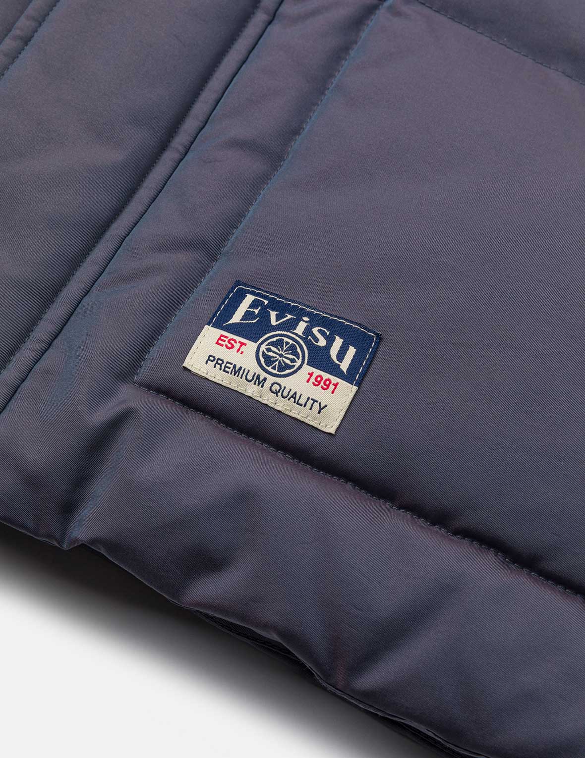 嵌条大M刺绣常规版型羽绒外套