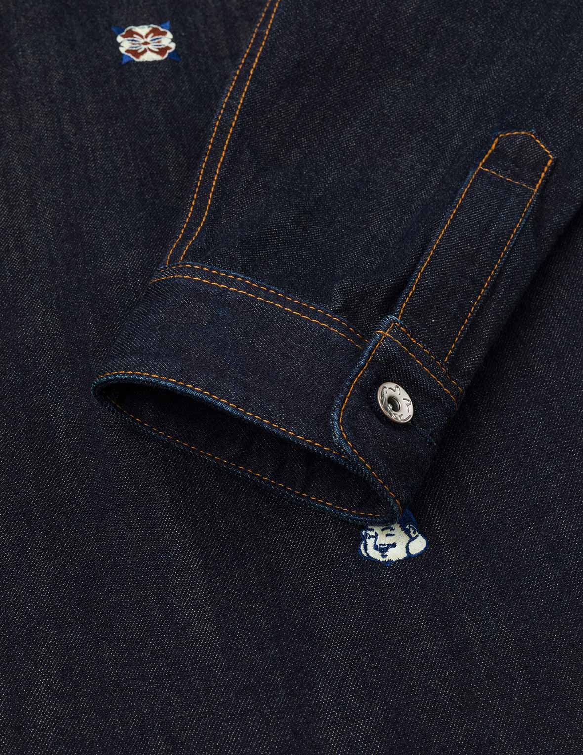 满地品牌刺绣常规版型牛仔外套