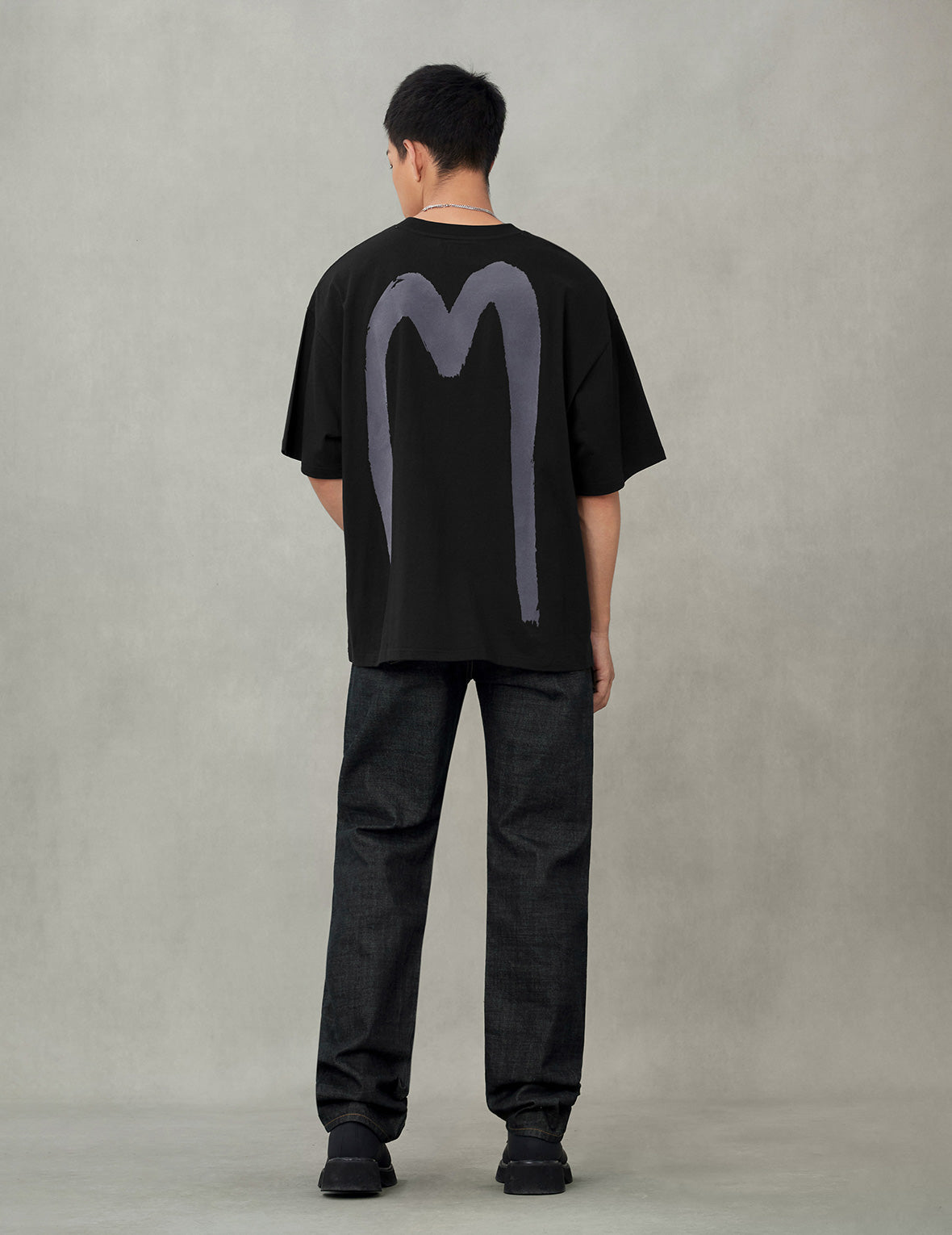 手刷大M印花宽版T恤