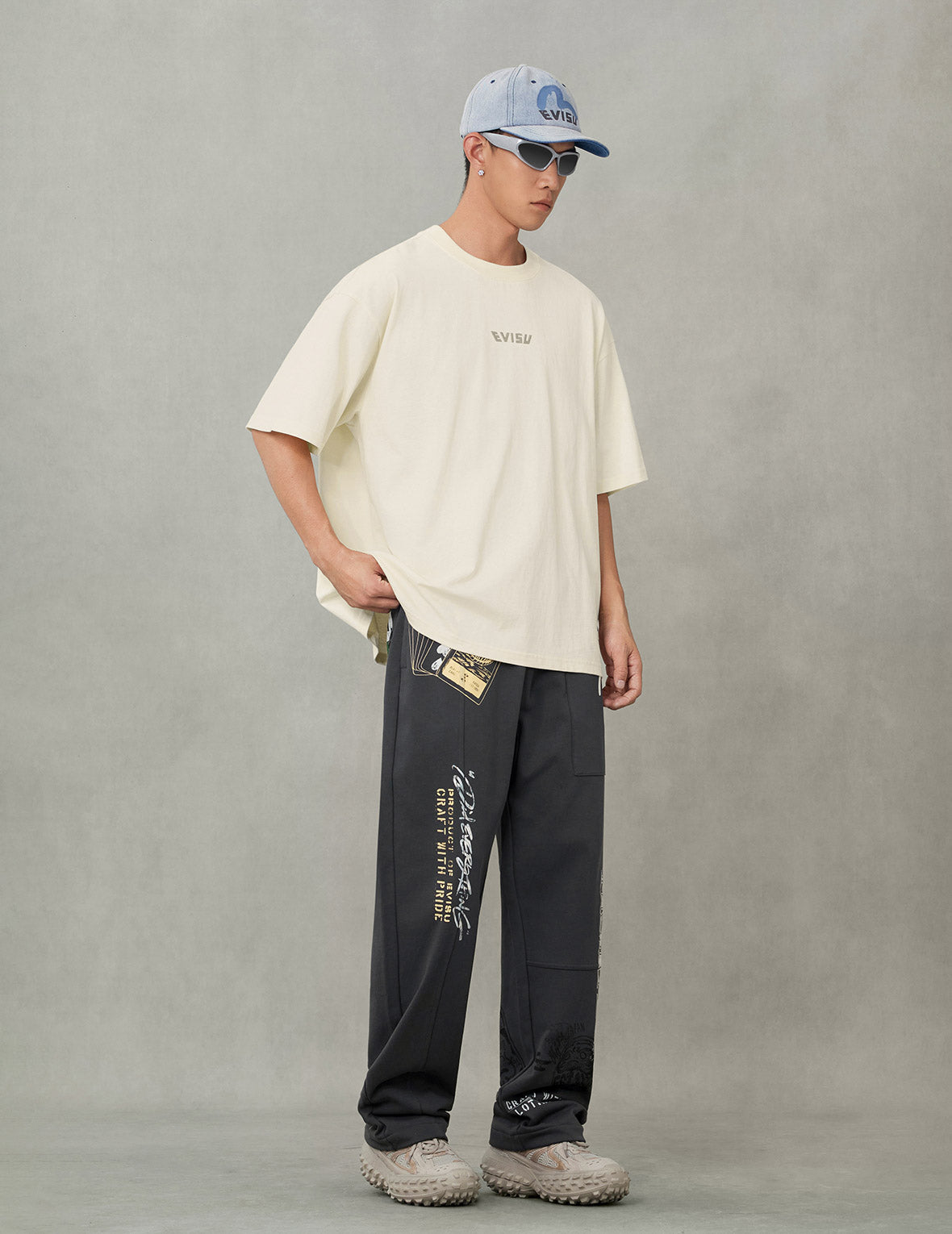 手刷大M印花宽版T恤