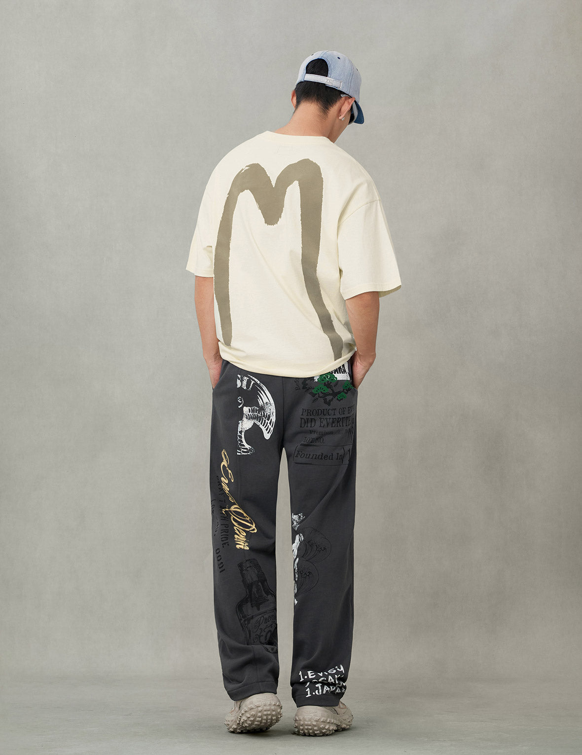 手刷大M印花宽版T恤