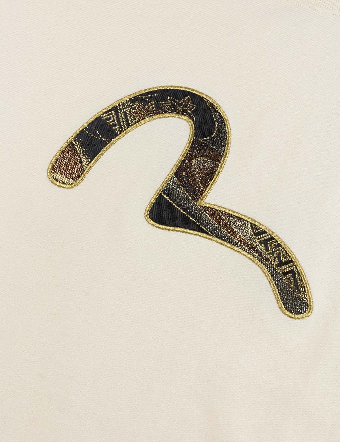 Brocade Seagull Appliqué Regular Fit Short Sleeves T-shirt