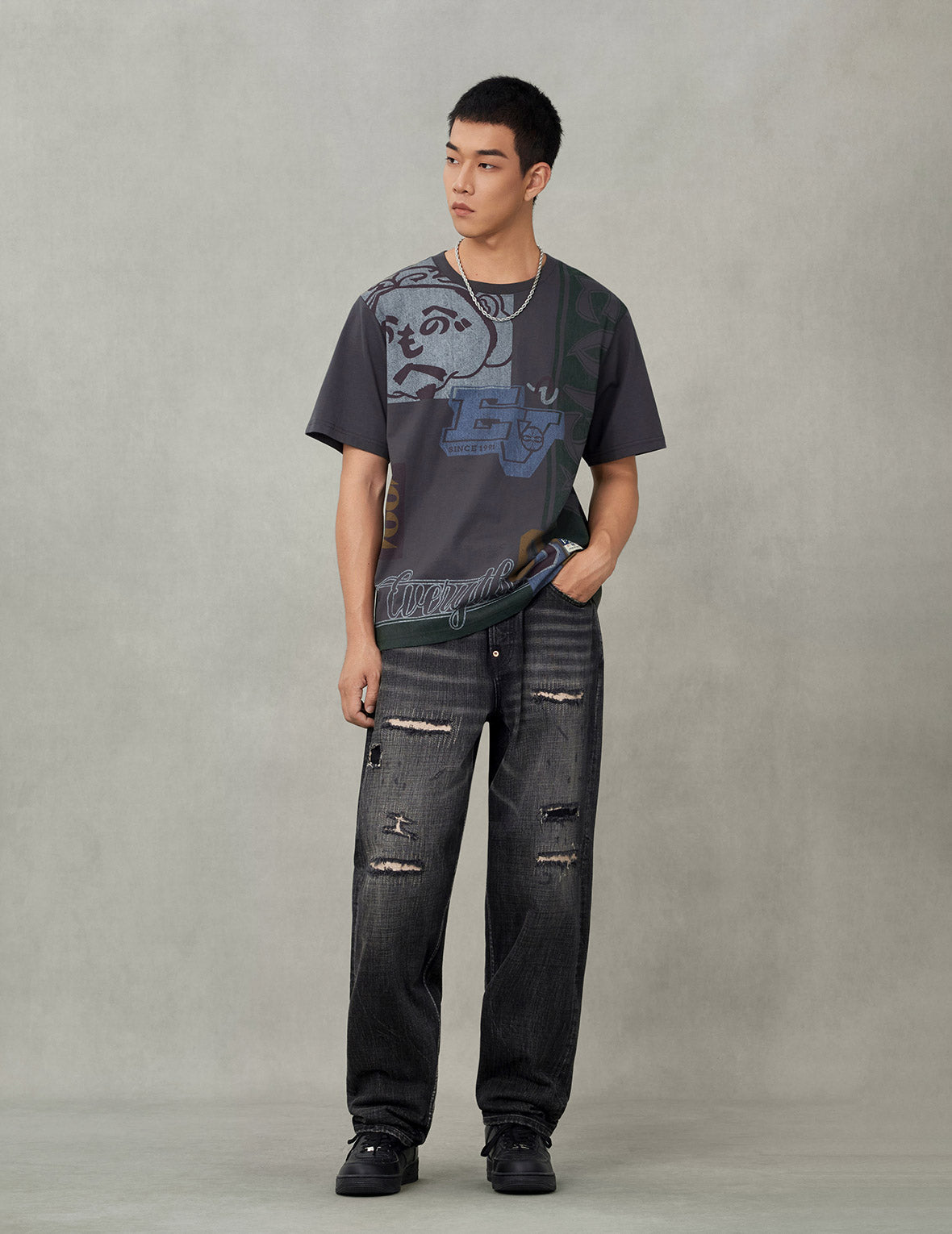 文字绘佛头和商标印花常规版型T恤