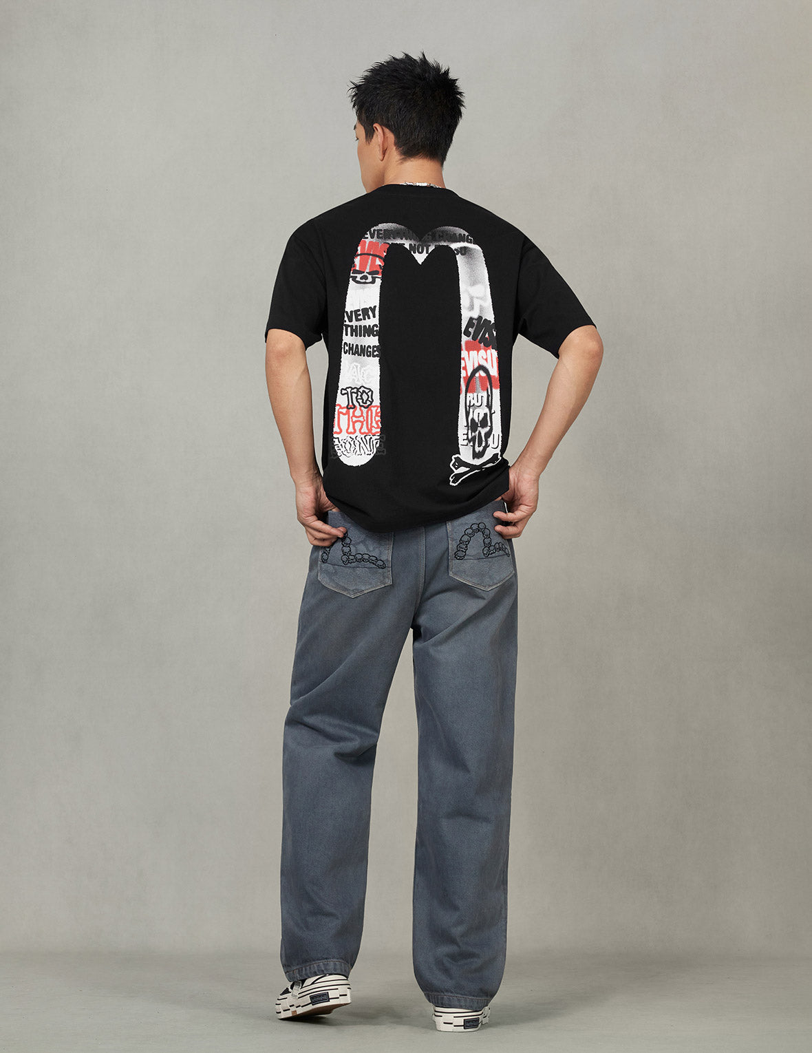 涂鸦风大M印花宽版休闲T恤