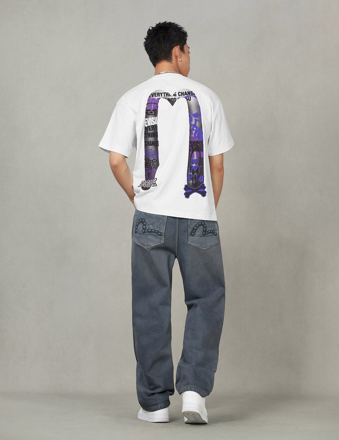 涂鸦风大M印花宽版休闲T恤