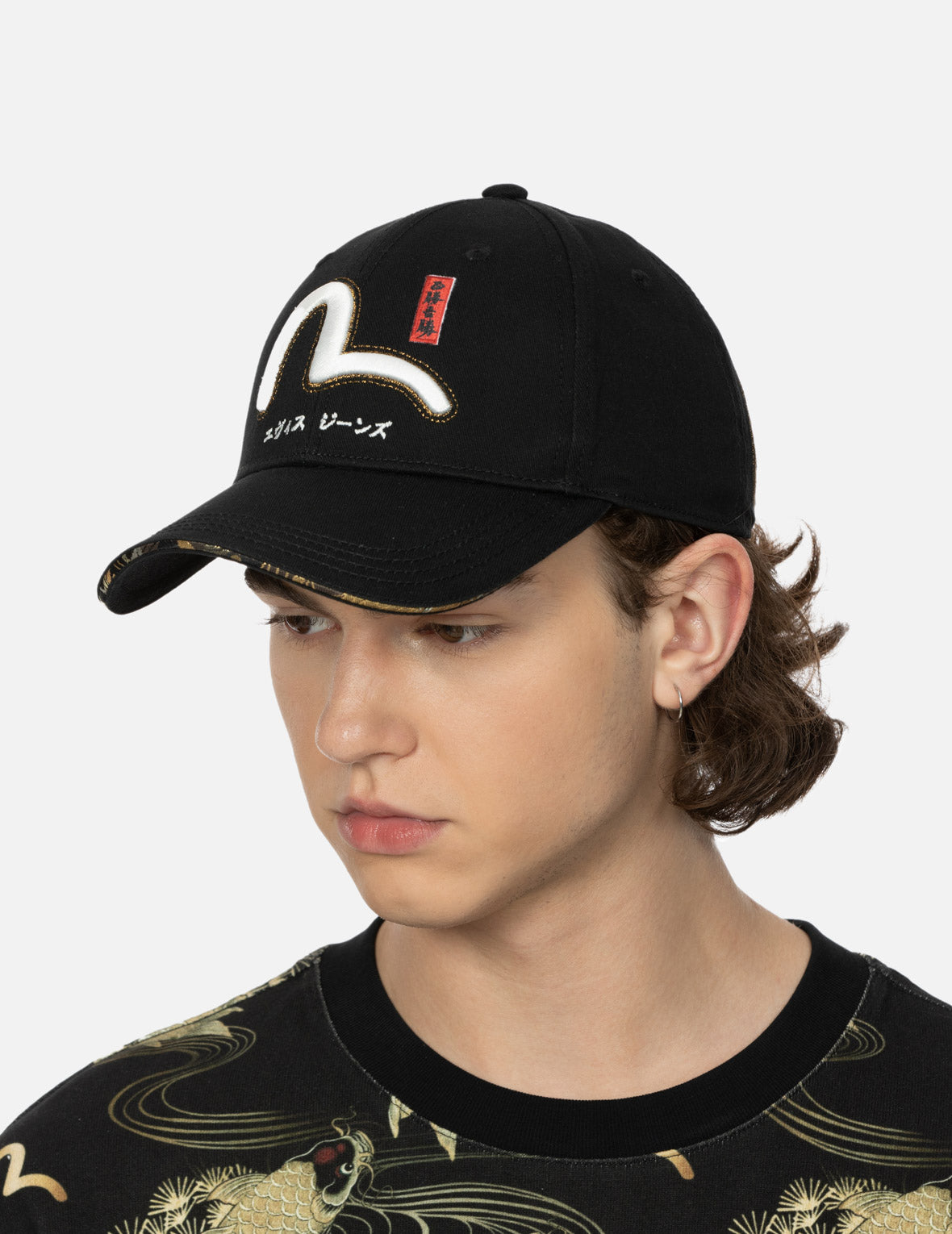 海鸥刺绣和大M锦缎鸭舌帽