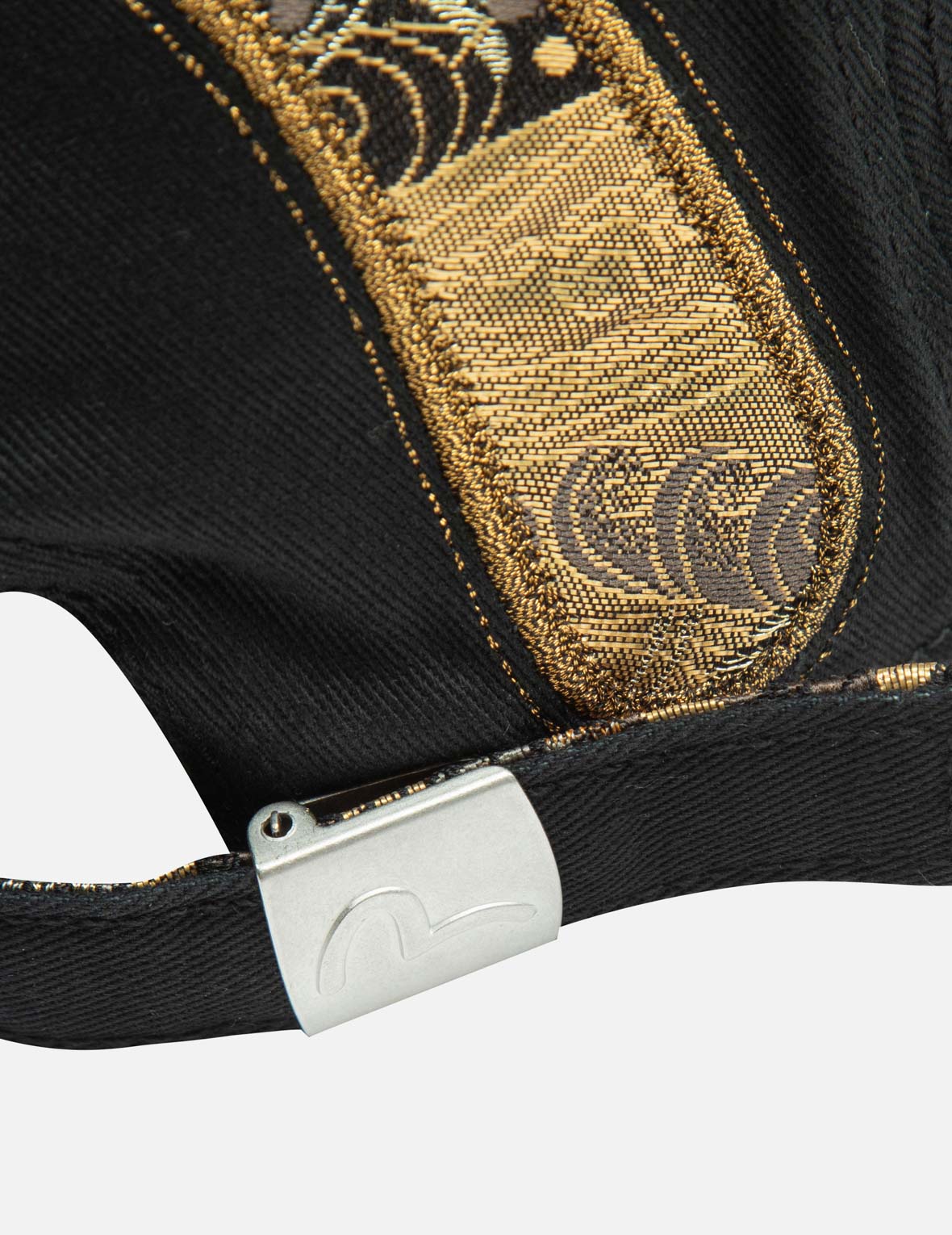 海鸥刺绣和大M锦缎鸭舌帽