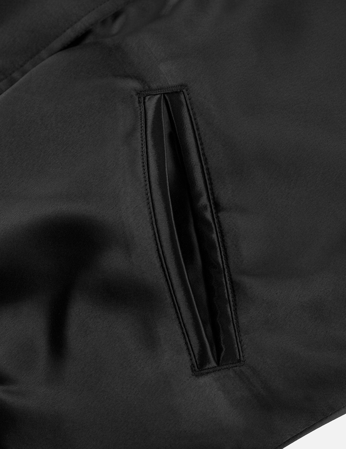 商标和毛茸茸小猫刺绣时尚版型校队外套