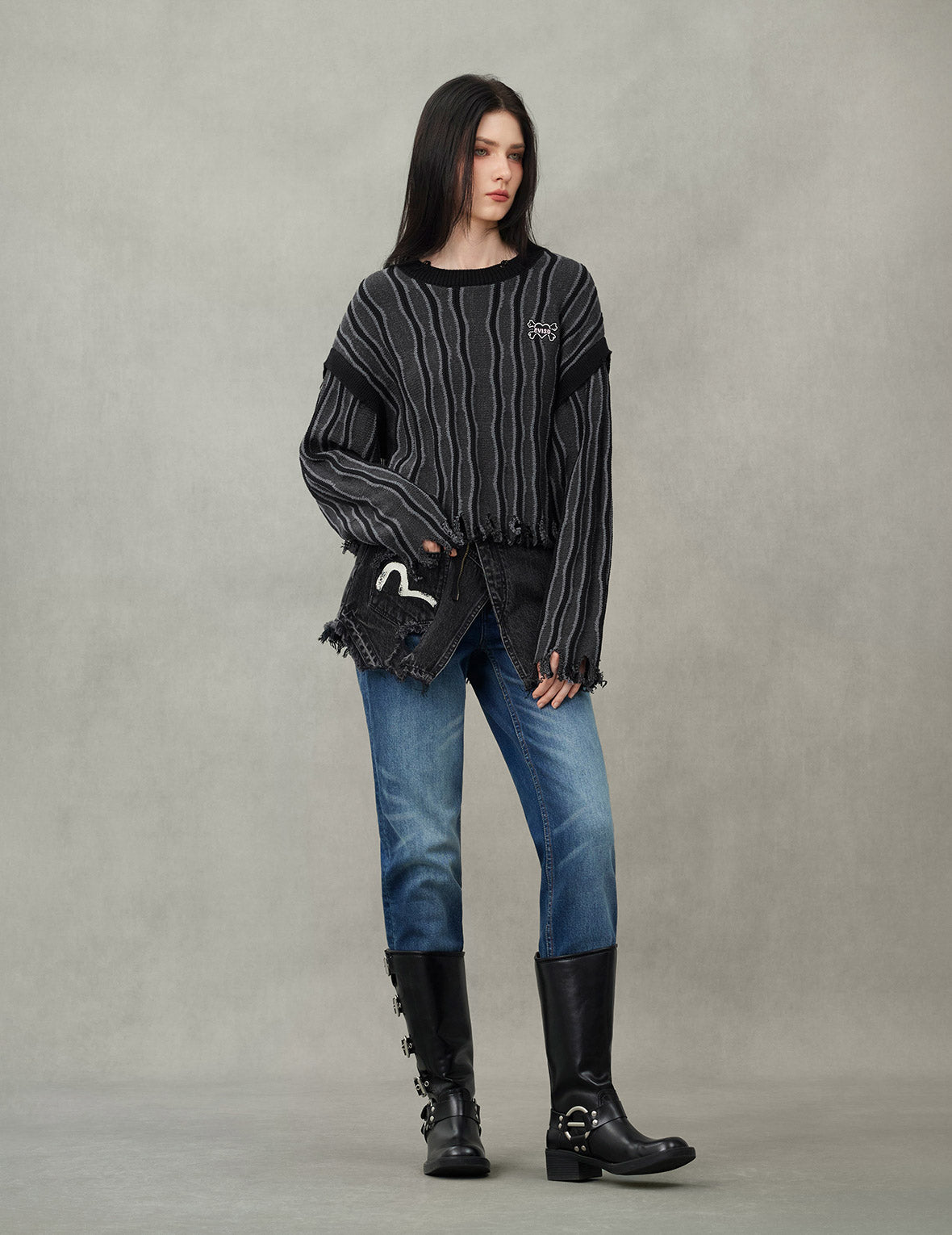 骷髅心布贴绣时尚版型针织卫衣