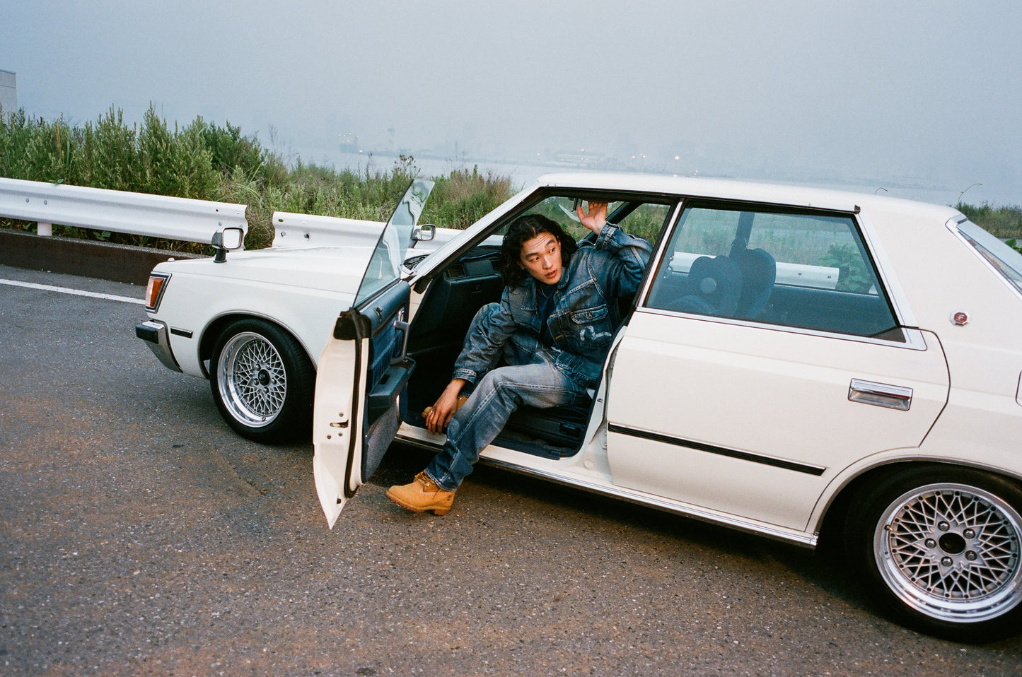 洗水海鸥印花常规版型牛仔裤