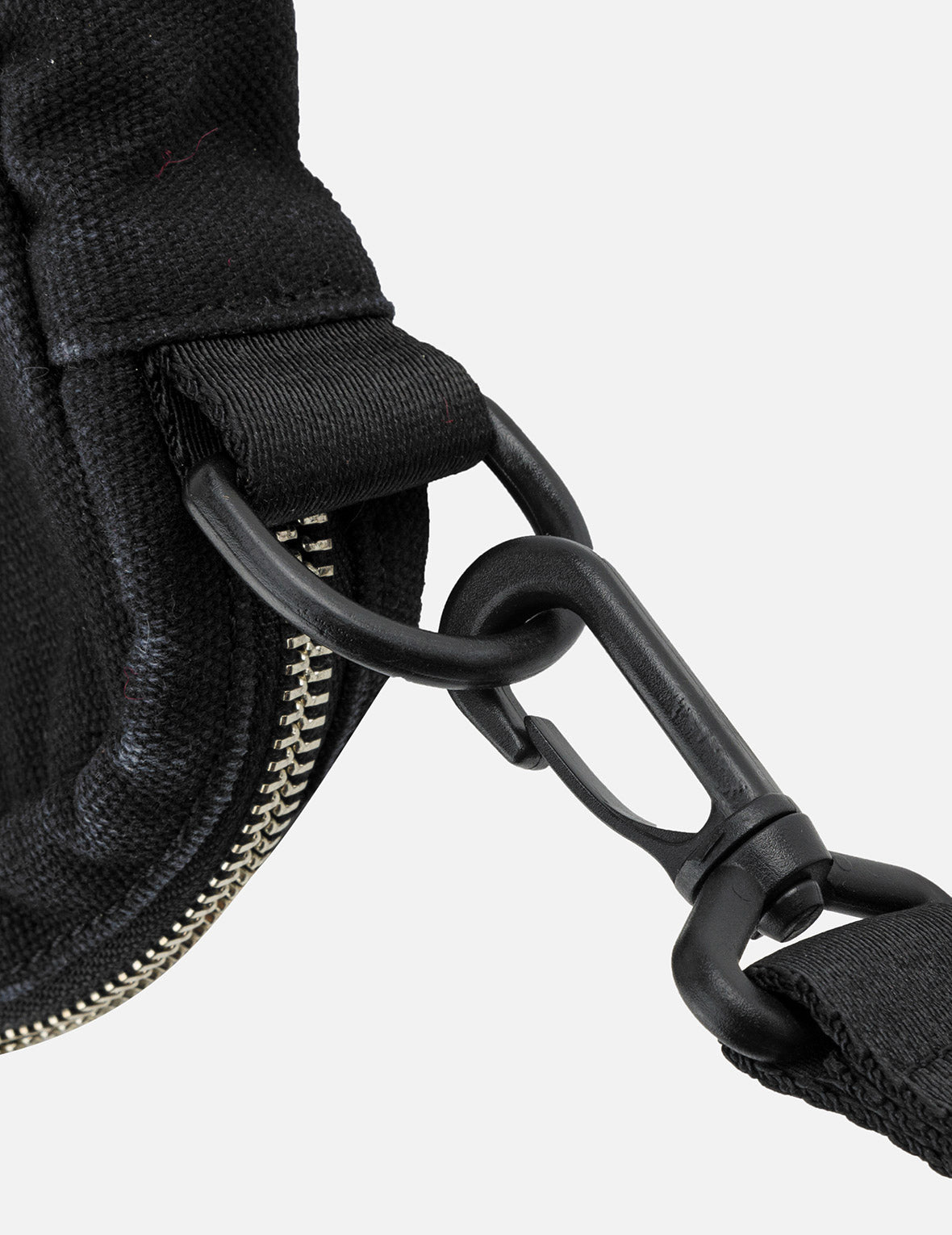 EVISU复古重洗水大M斜挎包