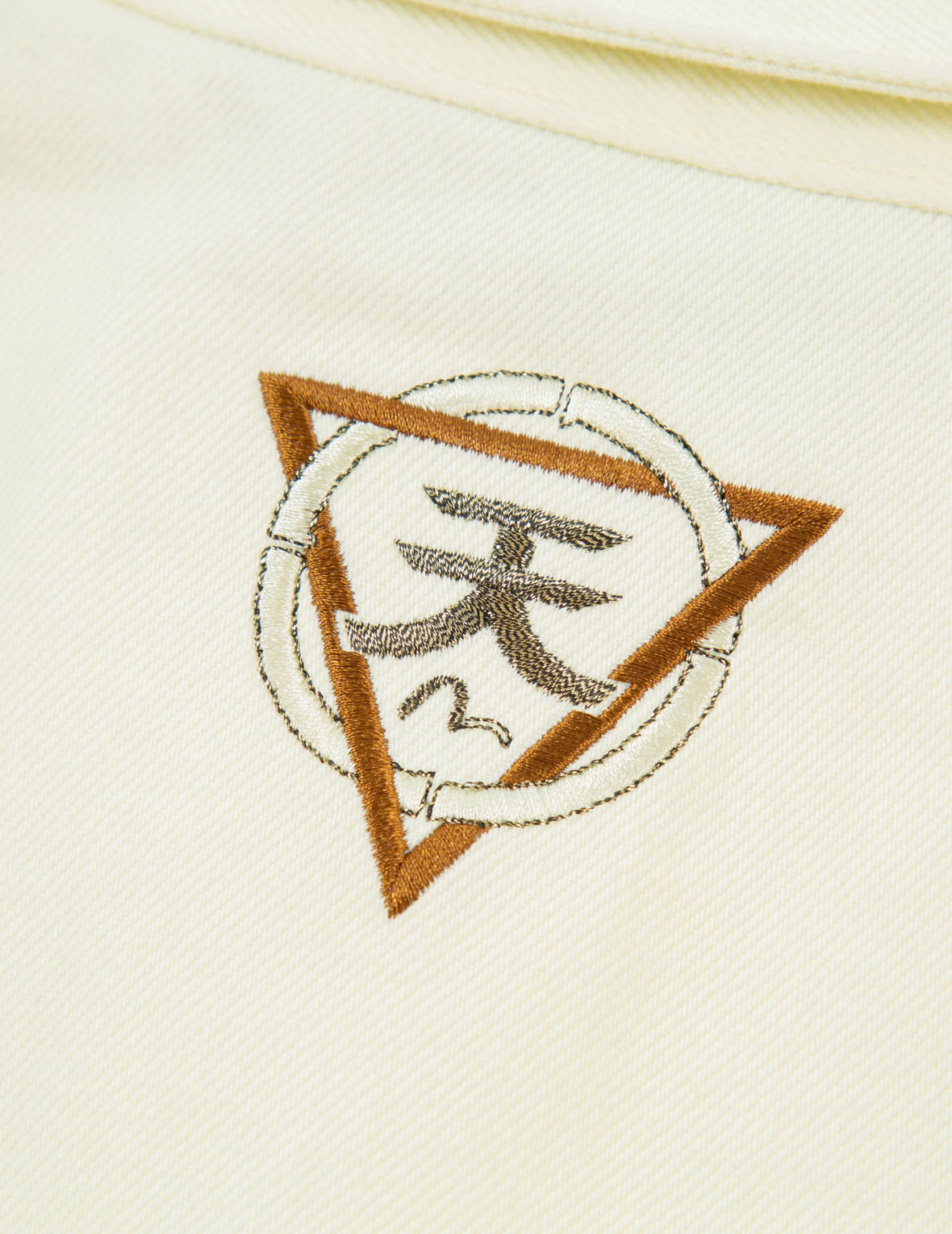 多语言商标刺绣衬衫外套