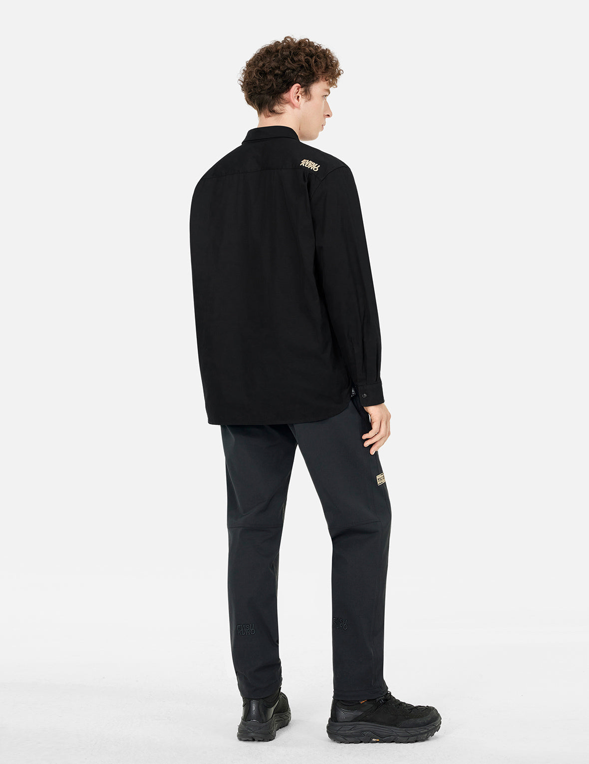 多口袋宽版休闲长袖衬衫