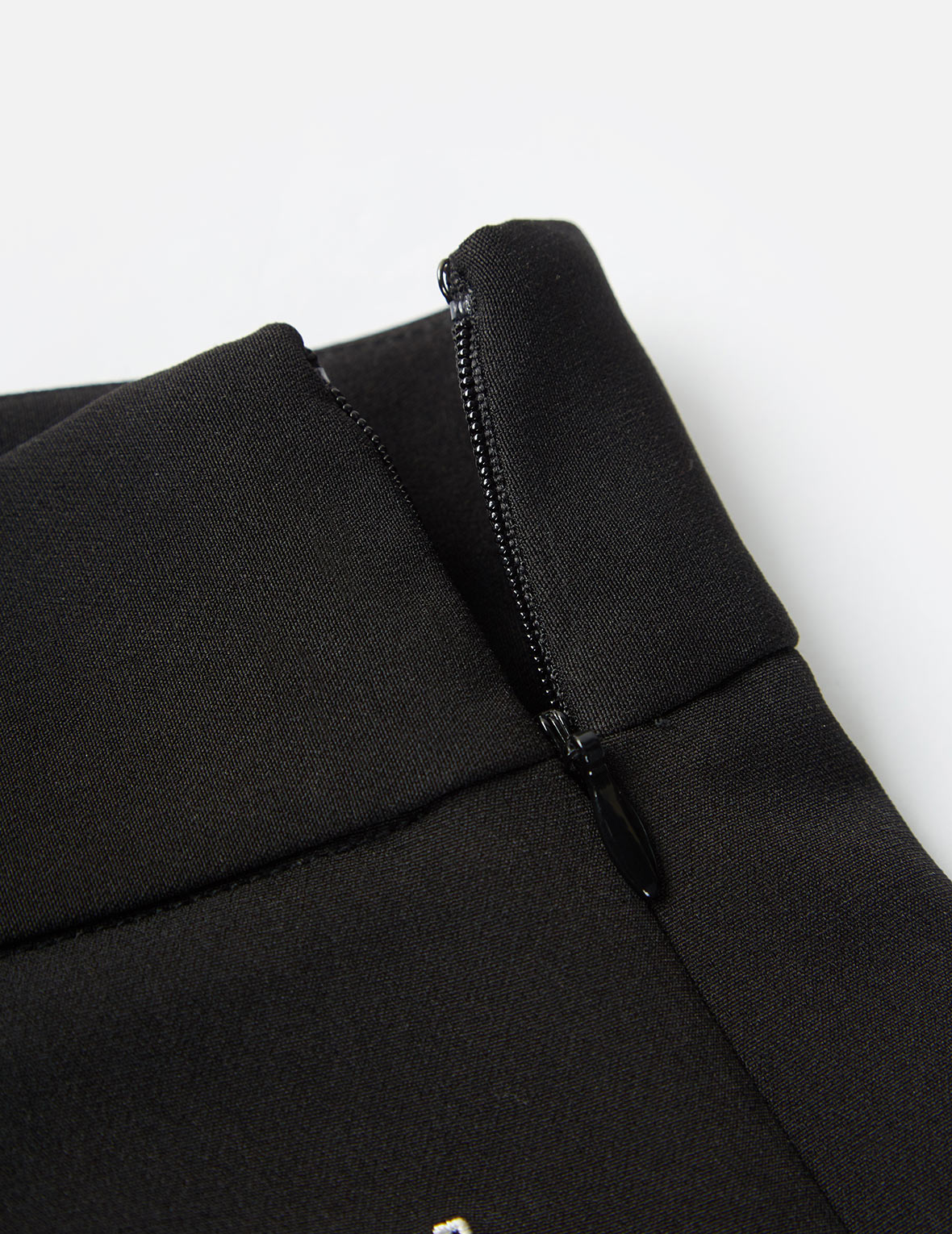 Partial Leather Buckle Belt Cropped Straight Fit Pants