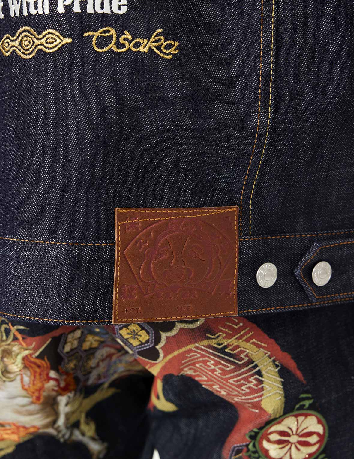 神兽白泽刺绣宽版休闲牛仔外套