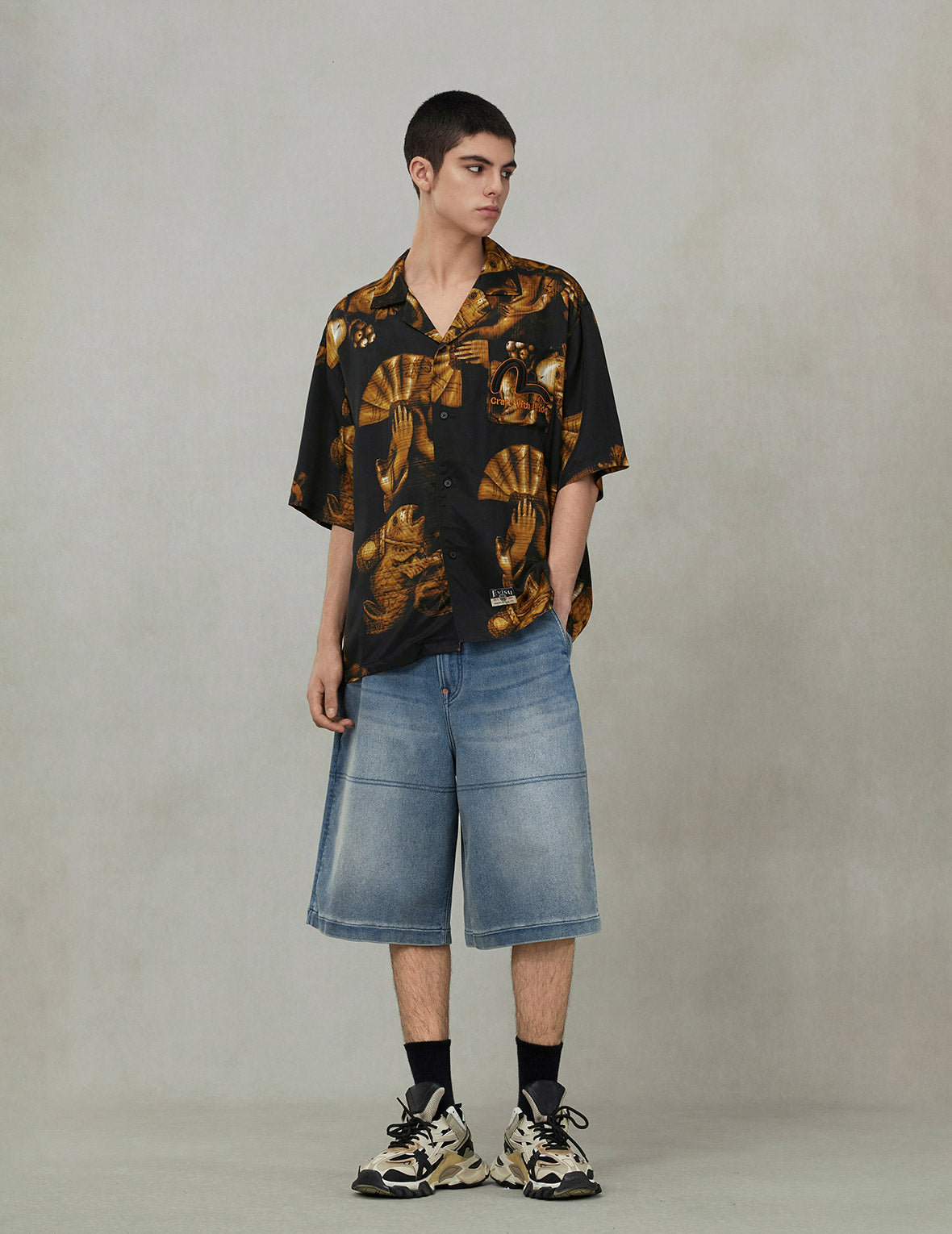 满地佛头印花宽松版型T恤