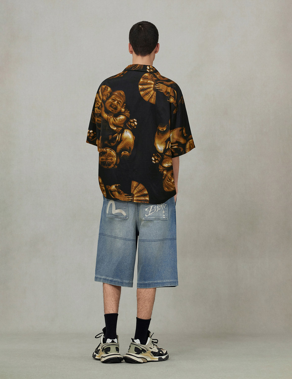 满地佛头印花宽松版型T恤