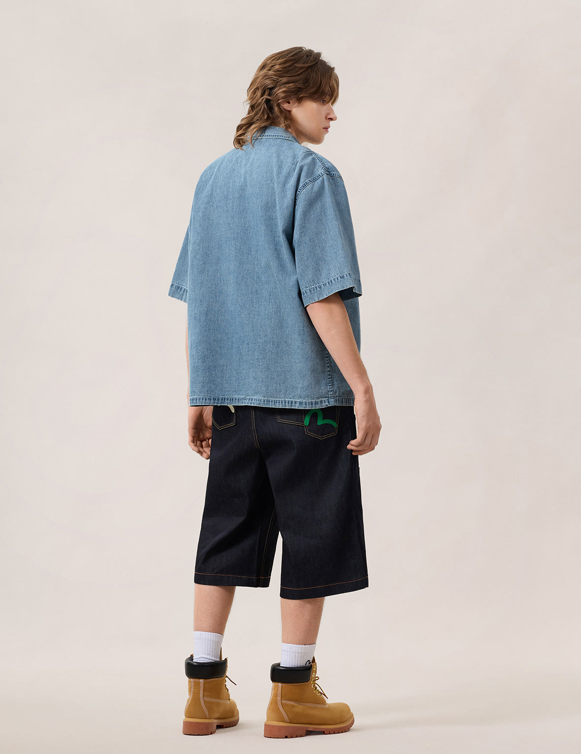 双胸袋箱型牛仔短袖衬衫
