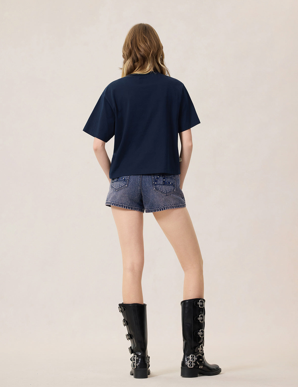 撞色拼接牛仔短裤