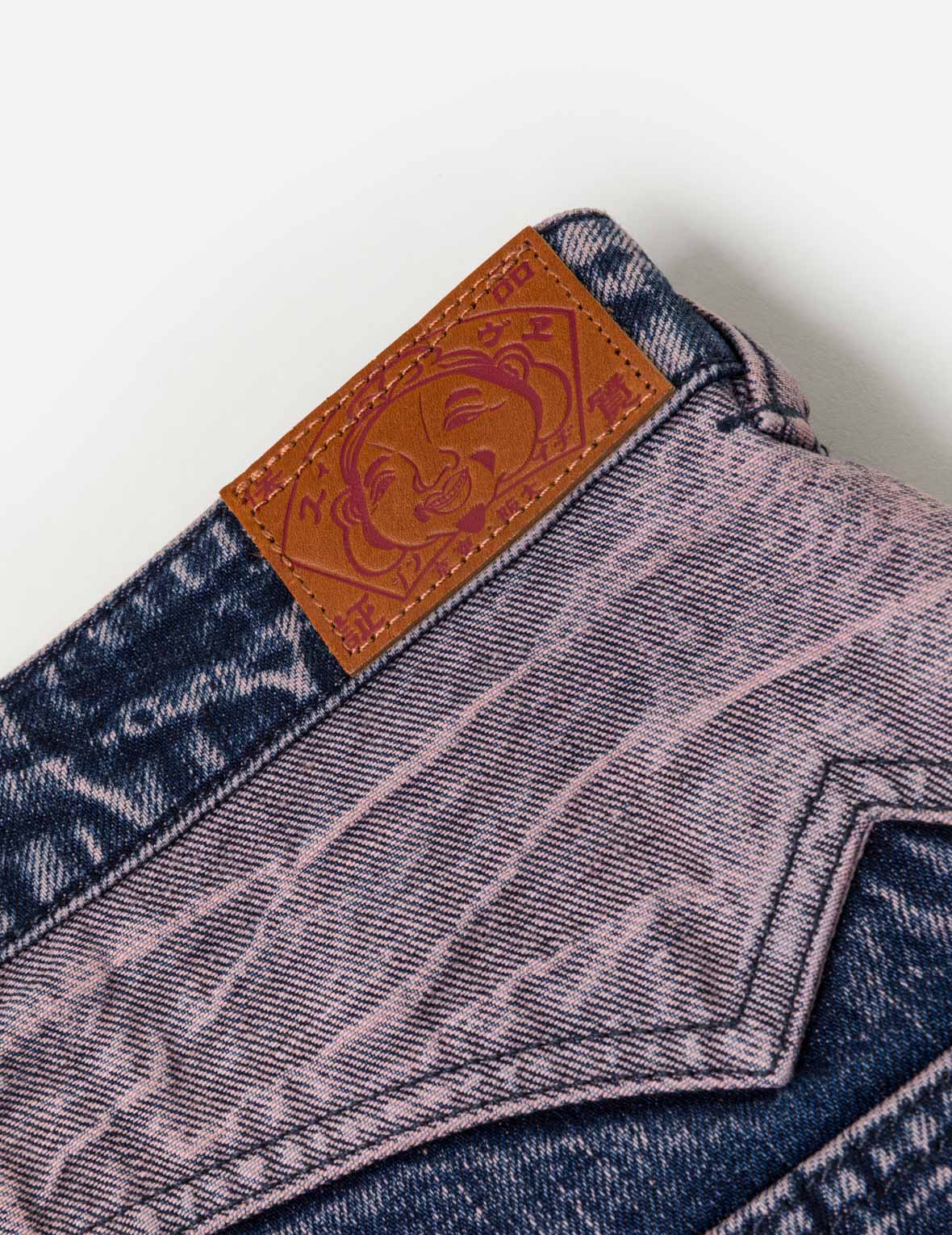 撞色拼接牛仔短裤