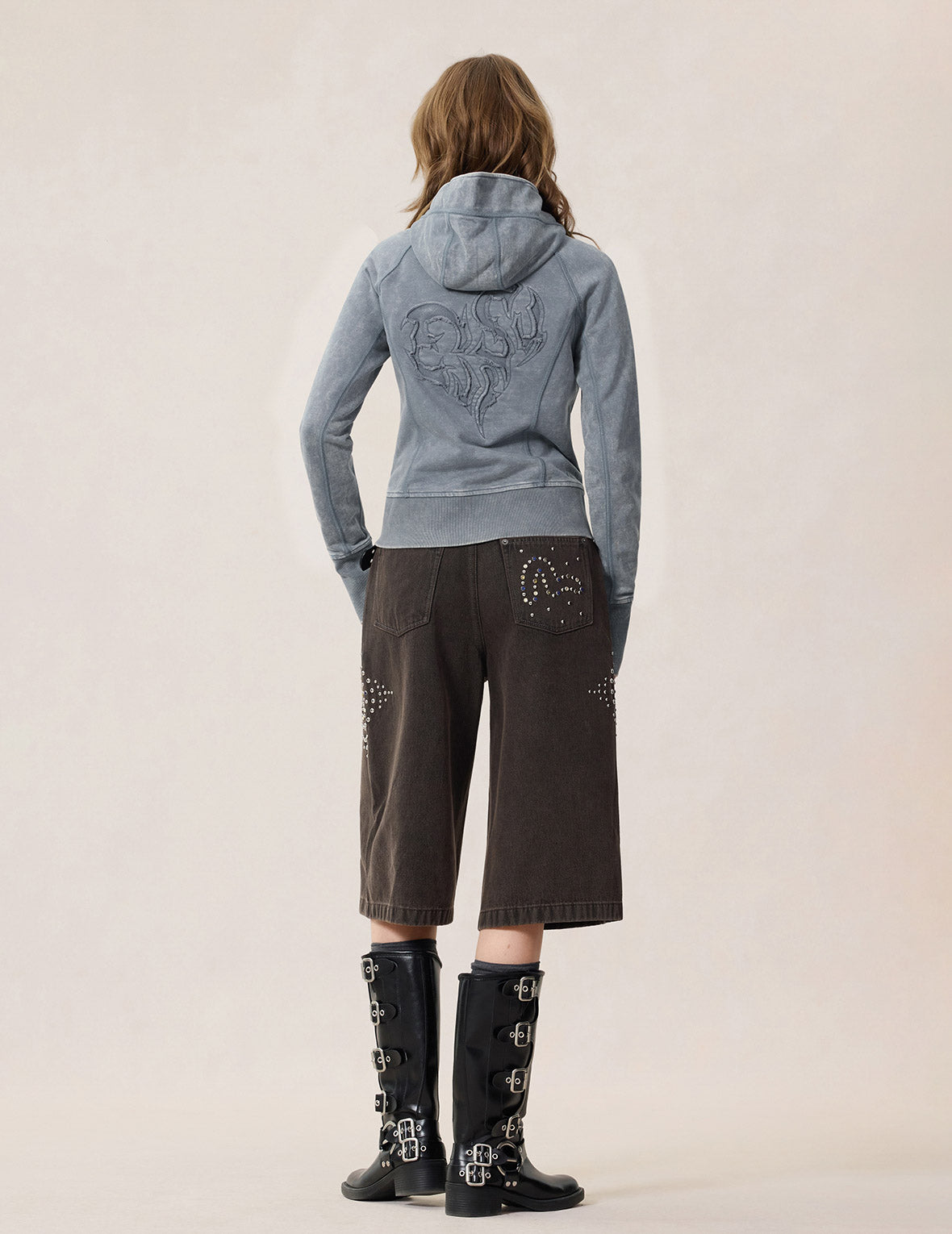 闪钻图案牛仔短裤