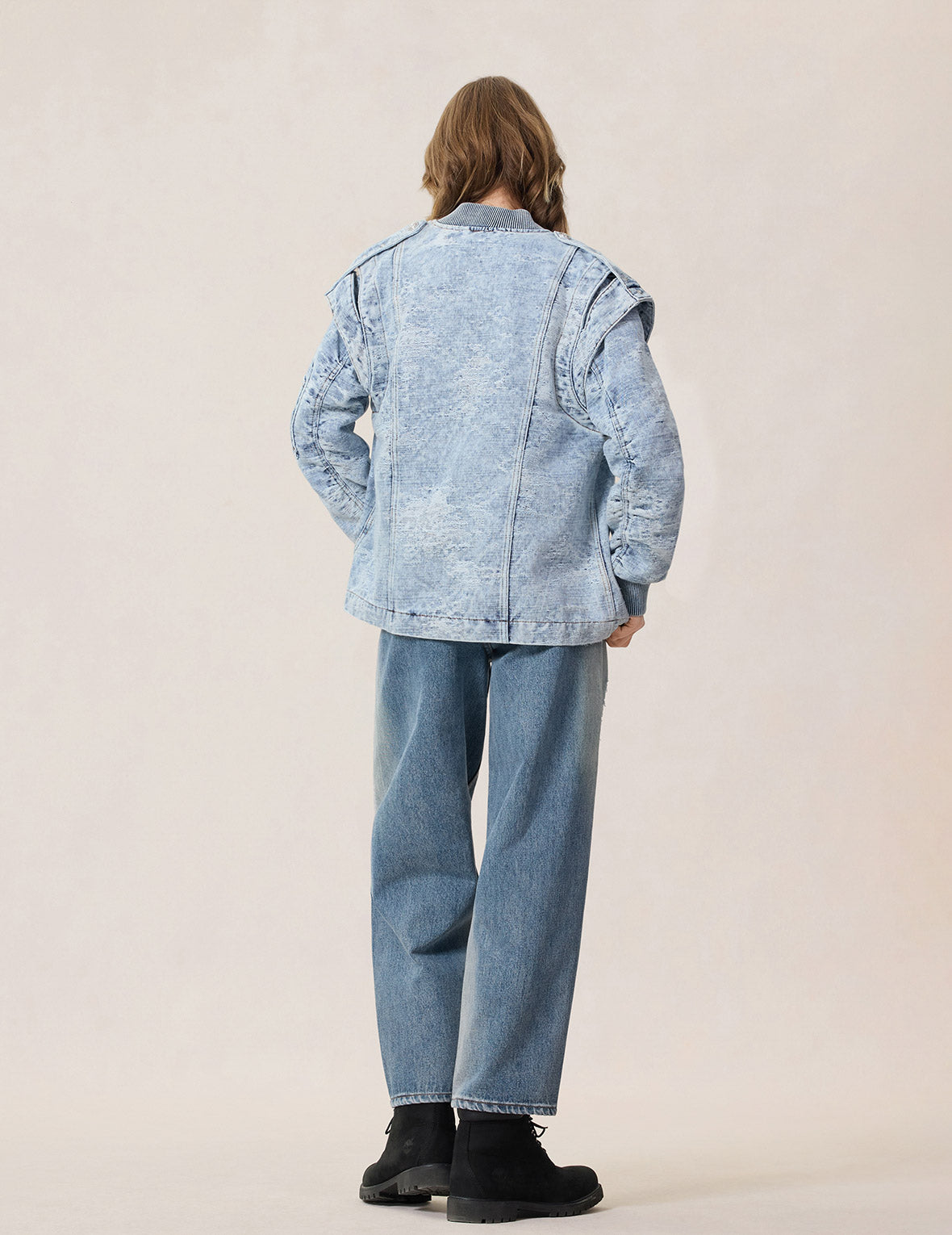 做旧大 M 弯刀牛仔裤