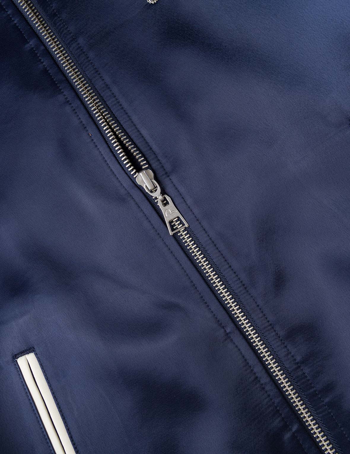 猫咪主题刺绣横须贺外套