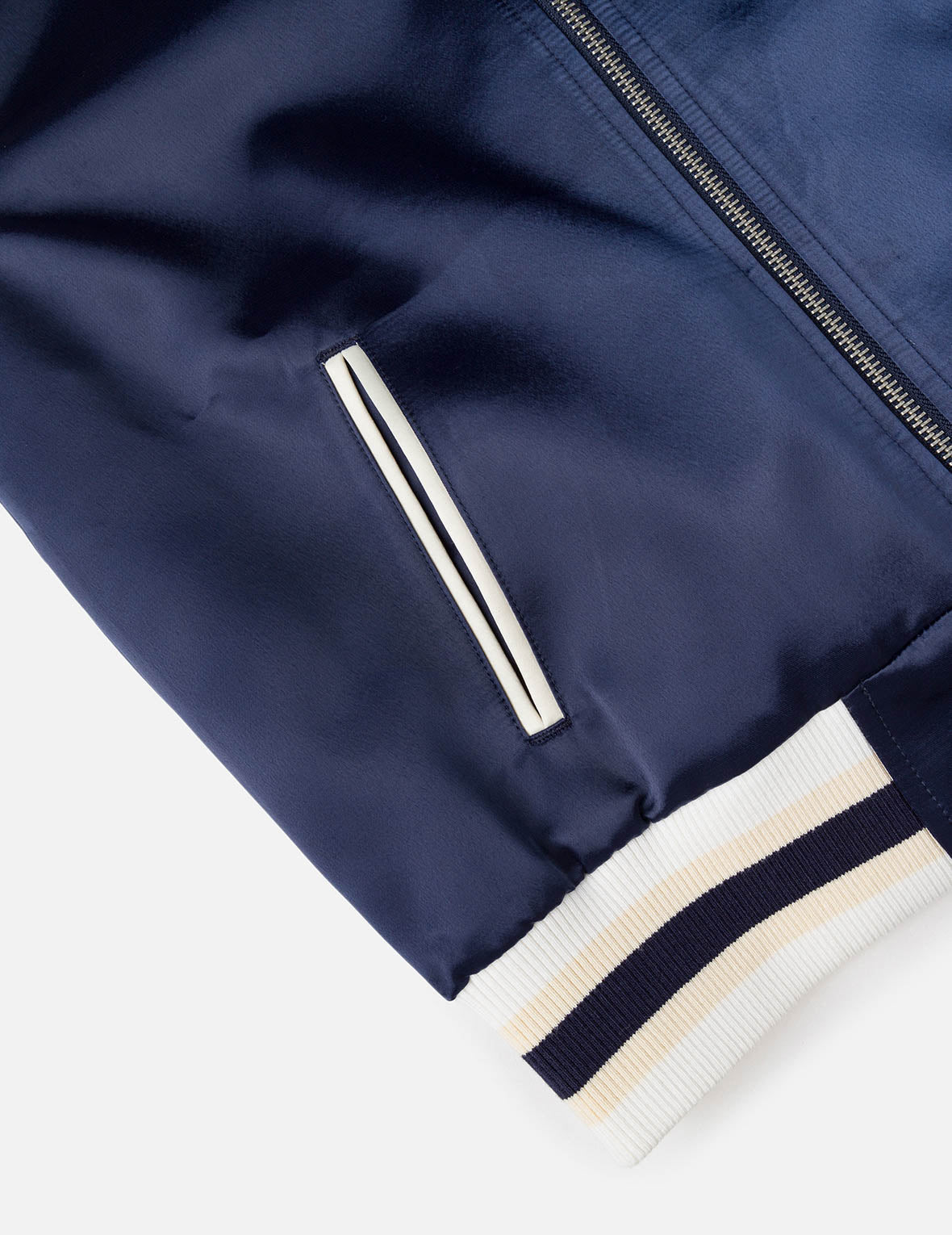 猫咪主题刺绣横须贺外套