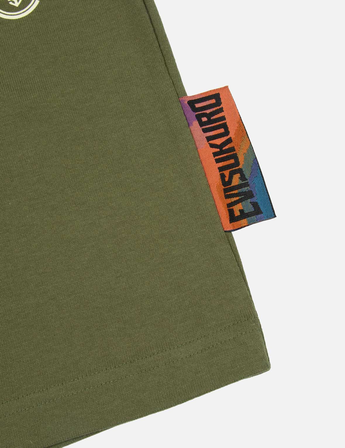Seagull and Graffiti Logo Print Relax Fit T-Shirt